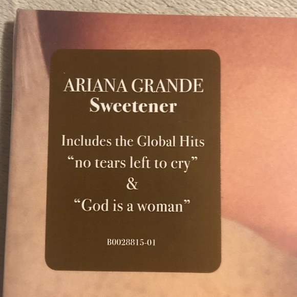 Ariana Grande Sweetener Recordstore.co.uk peach vinyl 2lp - Picture 3 of 3